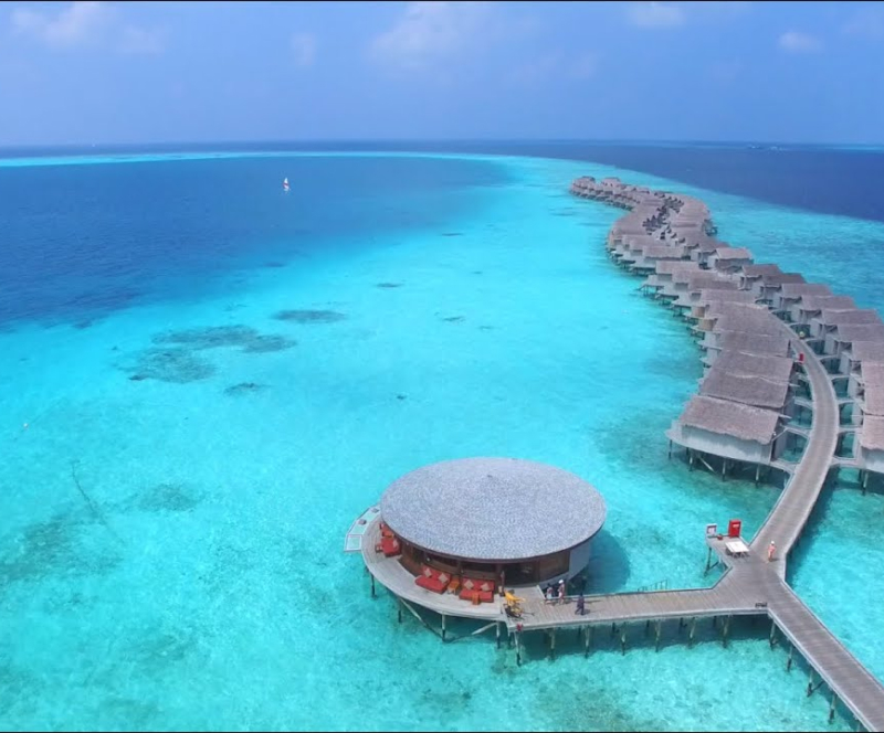 1N Beach Villa | 2N Deluxe Overwater Villa