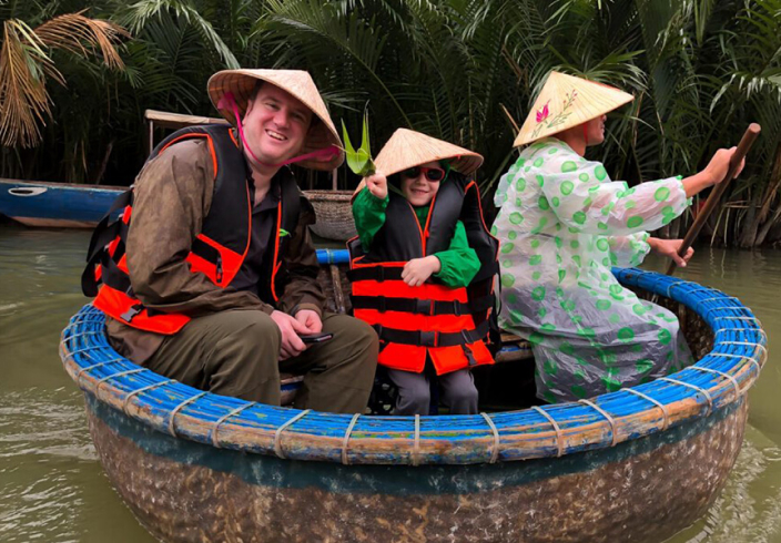 5-Night Vietnam Holiday from Pune – History, Markets & Bay Views