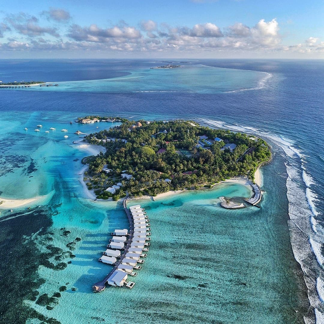 Cinnamon Dhonveli Split-Stay Honeymoon for 3 Nights from Chennai