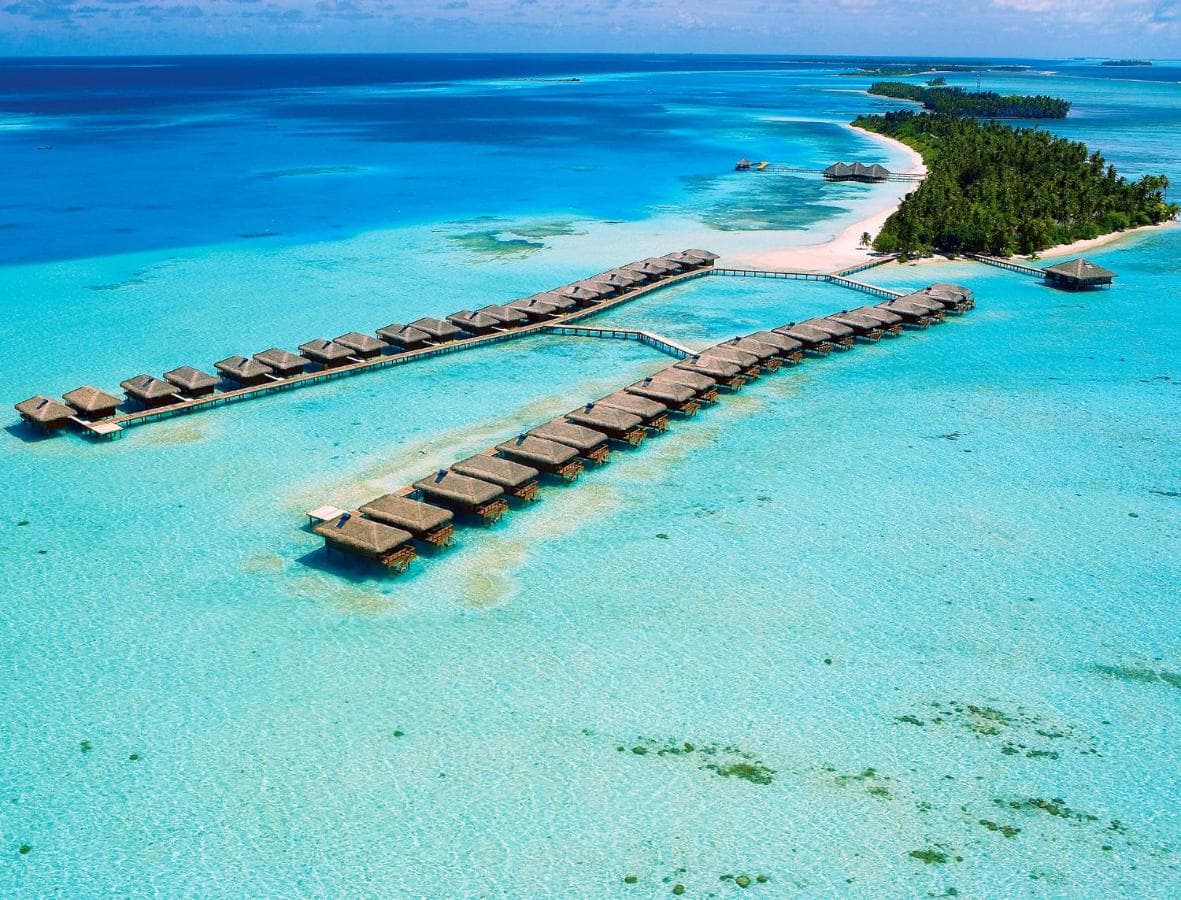 4-Night Medhufushi Maldives Split-Stay Package