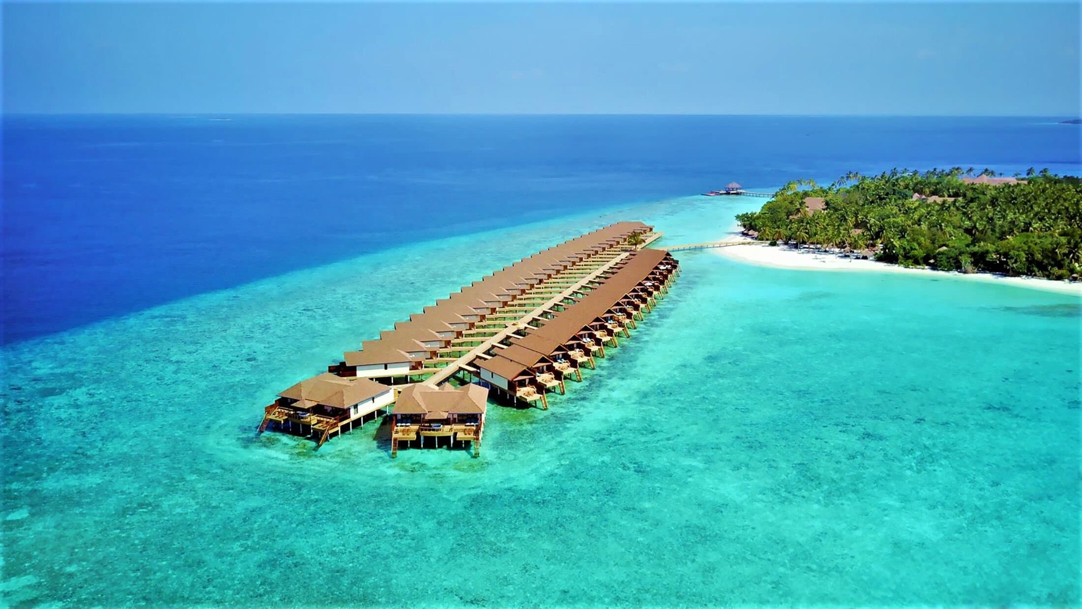 Reethi Faru Couples Split-Stay for 3 Nights