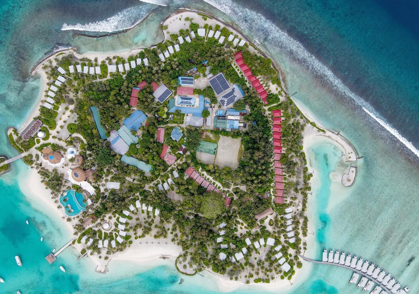 Holiday Inn Kandooma Split-Stay Package for 3 Nights