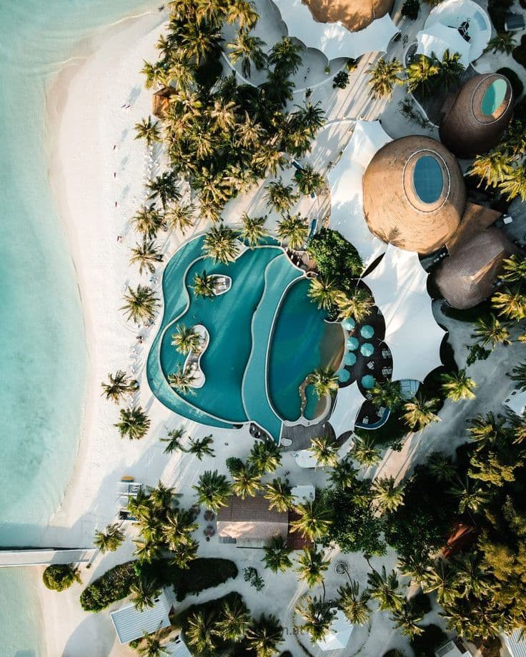 Holiday Inn Kandooma Maldives Honeymoon Tour Package from Delhi – 3N Split Stay