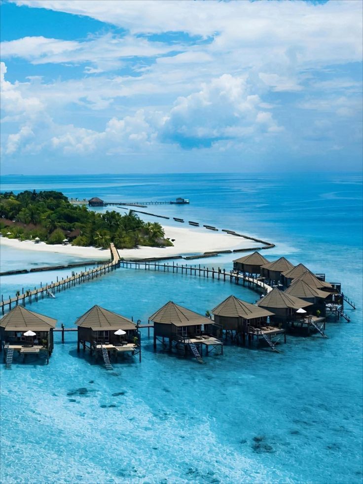 Adaaran Meedhupparu – 3N Split Stay Maldives Tour Package from Bangalore