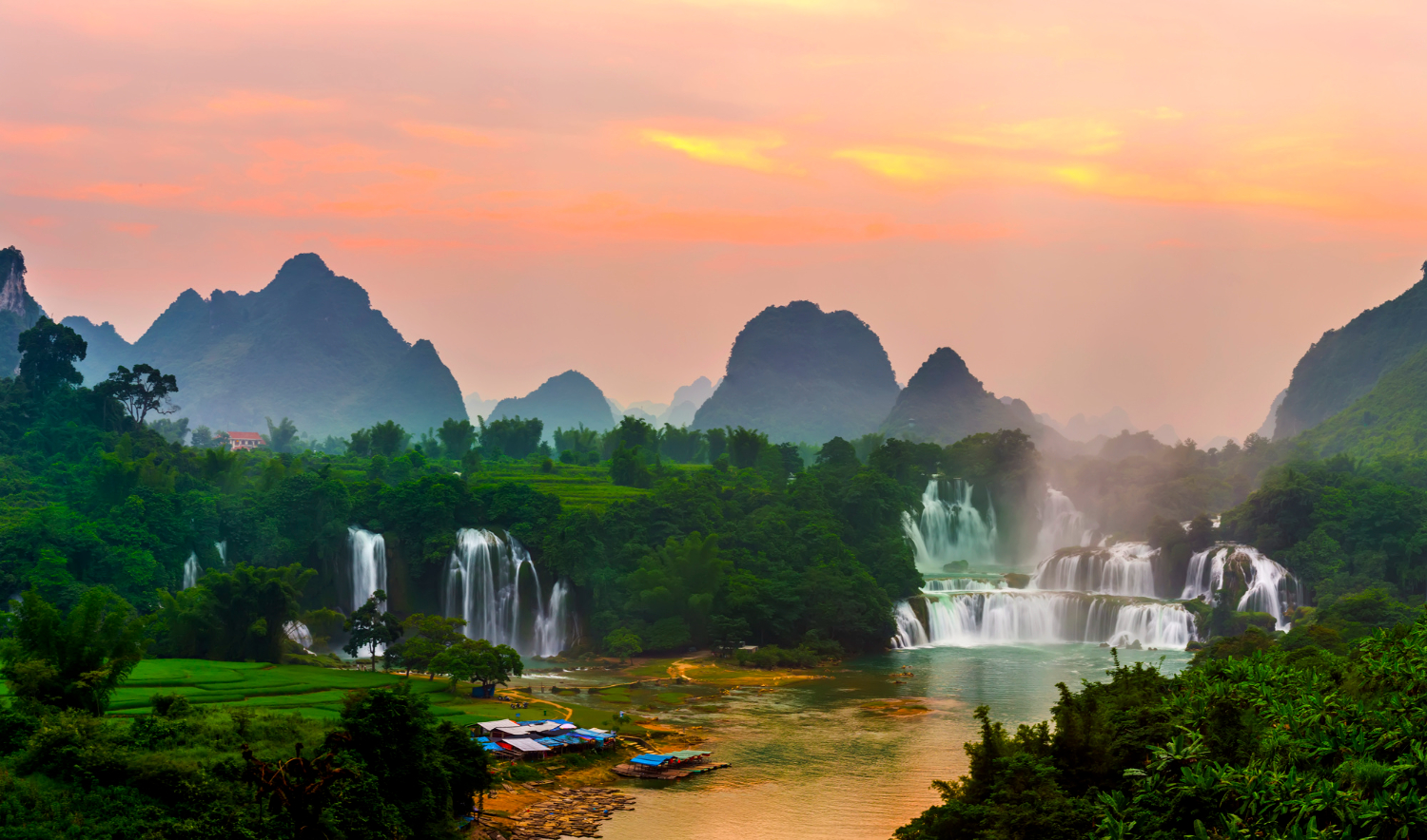 5-Night Vietnam Discovery – Rivers, Relics & Bay Breezes
