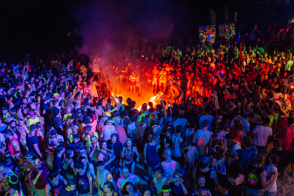 Ultimate Guide about the Full Moon Party at Koh Phangan - Dimaak