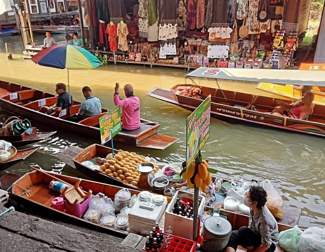 Damnoen Saduak Floating Market