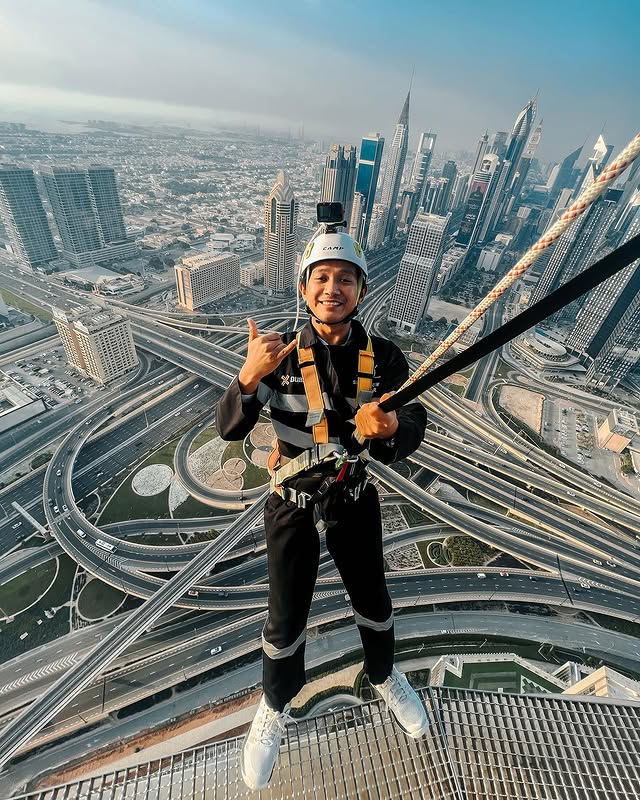 Dubai Edge Walk