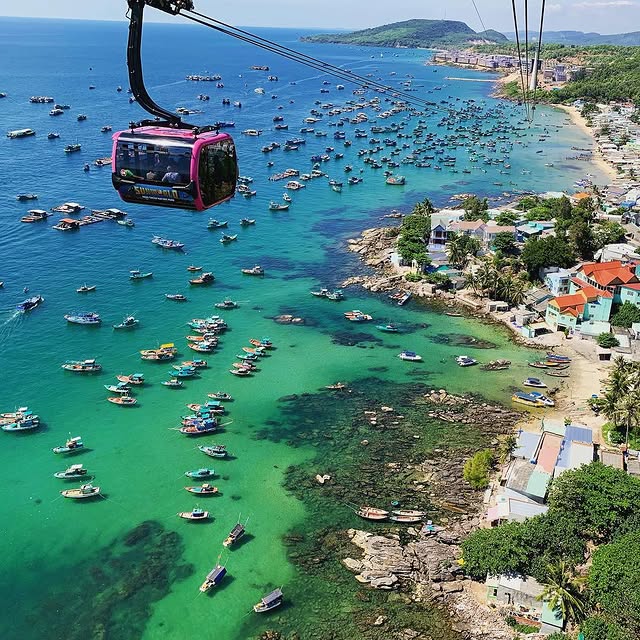 Hon Thom Cable Car