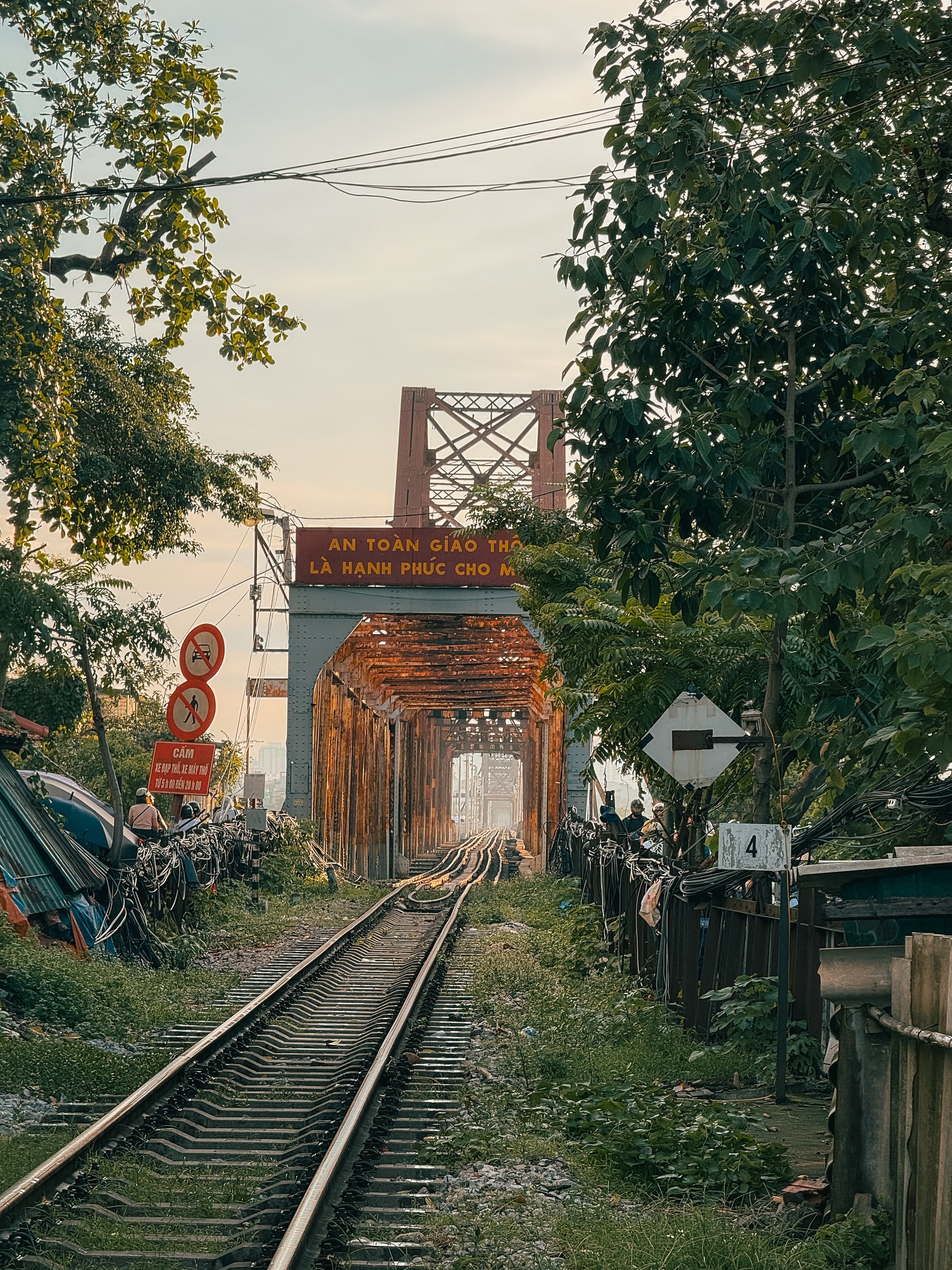 Long Bien Bridge