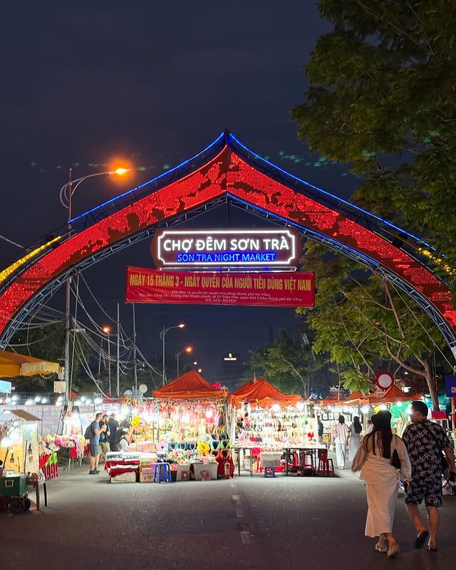 Son Tra Night Market