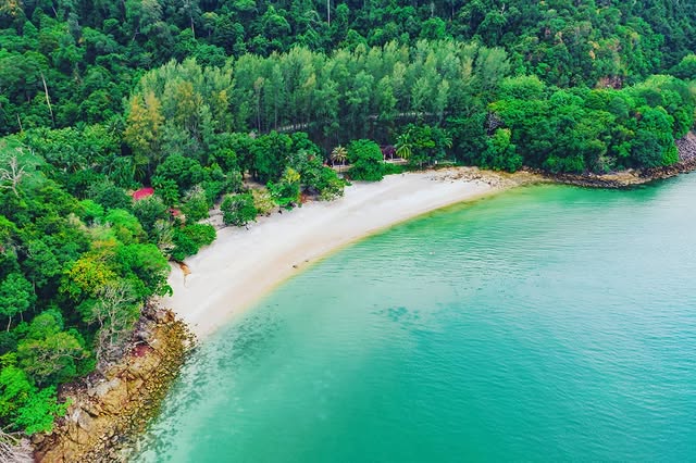 Pasir Tengkorak Beach