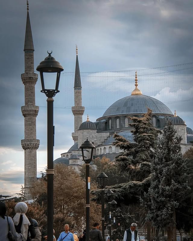 Blue Mosque (Sultanahmet Camii)